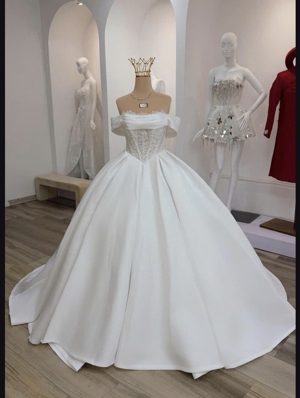 Size 12 US princess wedding dress
